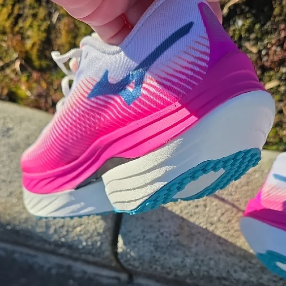 Mizuno Wave Rebellion Pro Women's Pink and White Athletic Shoes. Sz 7 - Picture 8 of 10